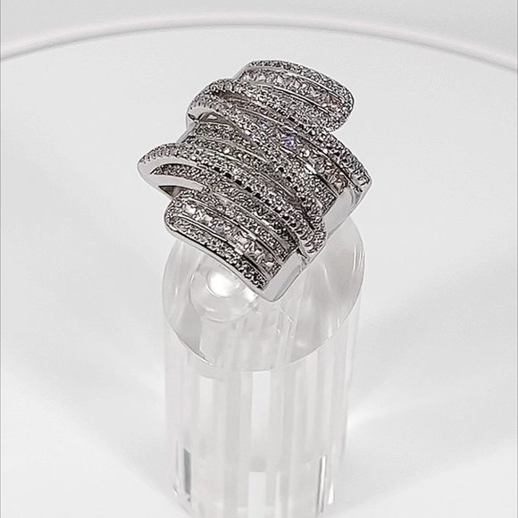 Ring Silver Plated Luxury Wide Zircon Stacking Ring with LED Jewelry Box - Picture 2 of 9